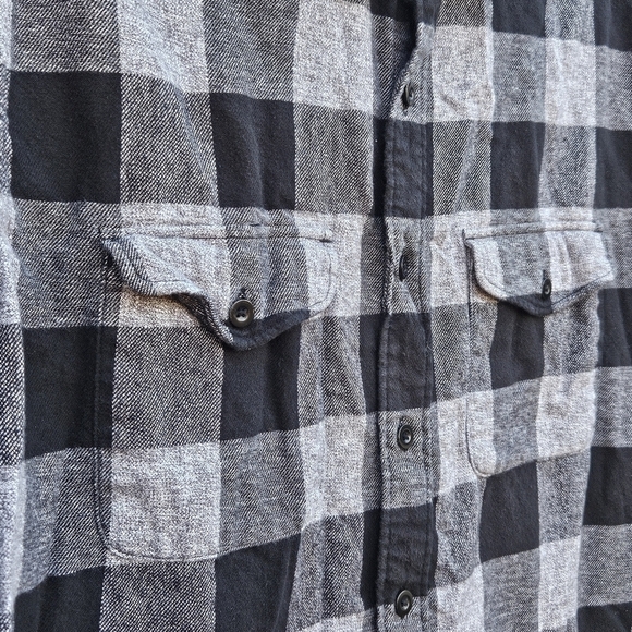 American Eagle AE super soft flannel shirt in charcoal black gray plaid XLT tall - Picture 4 of 6